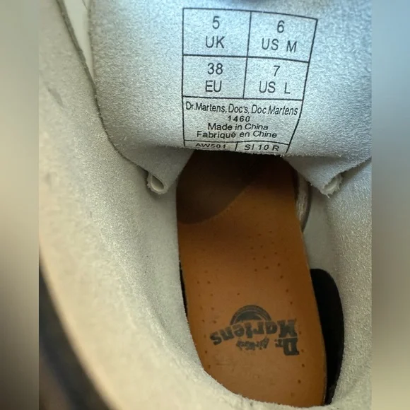 Doc Marten 1460 Original Smooth White Leather Lace Up Lug Boots Women's 7 - Picture 14 of 14